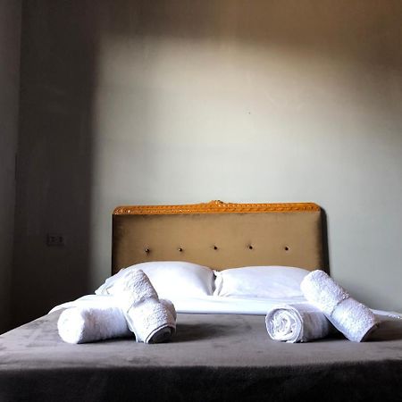Lucky Family Hotel Tiflis Dış mekan fotoğraf