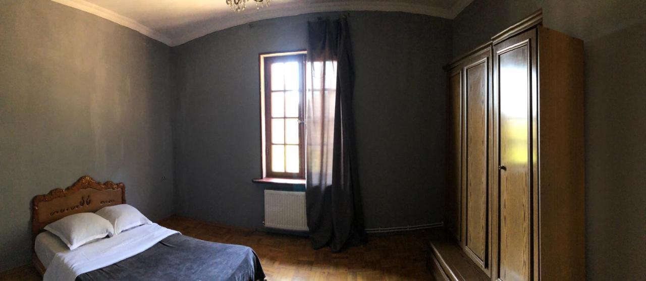 Lucky Family Hotel Tiflis Dış mekan fotoğraf