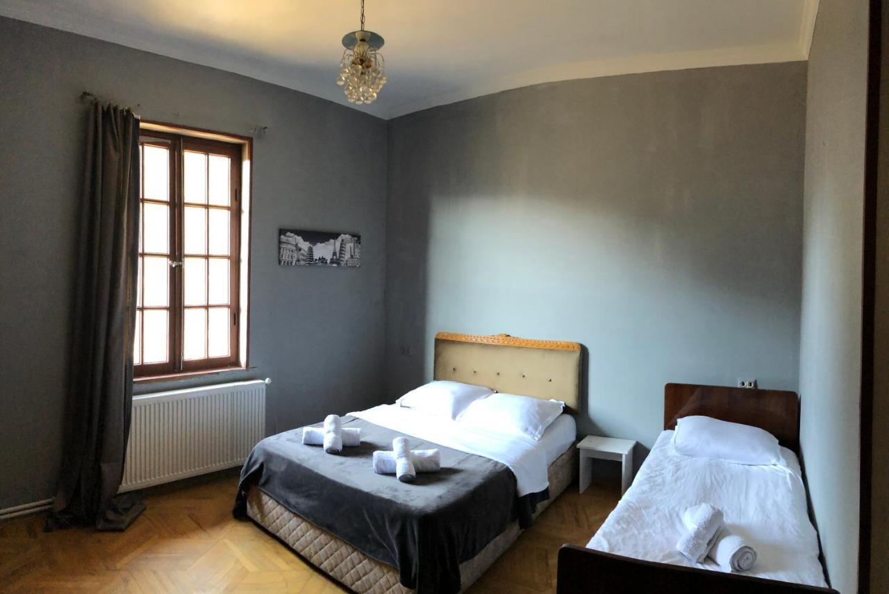 Lucky Family Hotel Tiflis Dış mekan fotoğraf