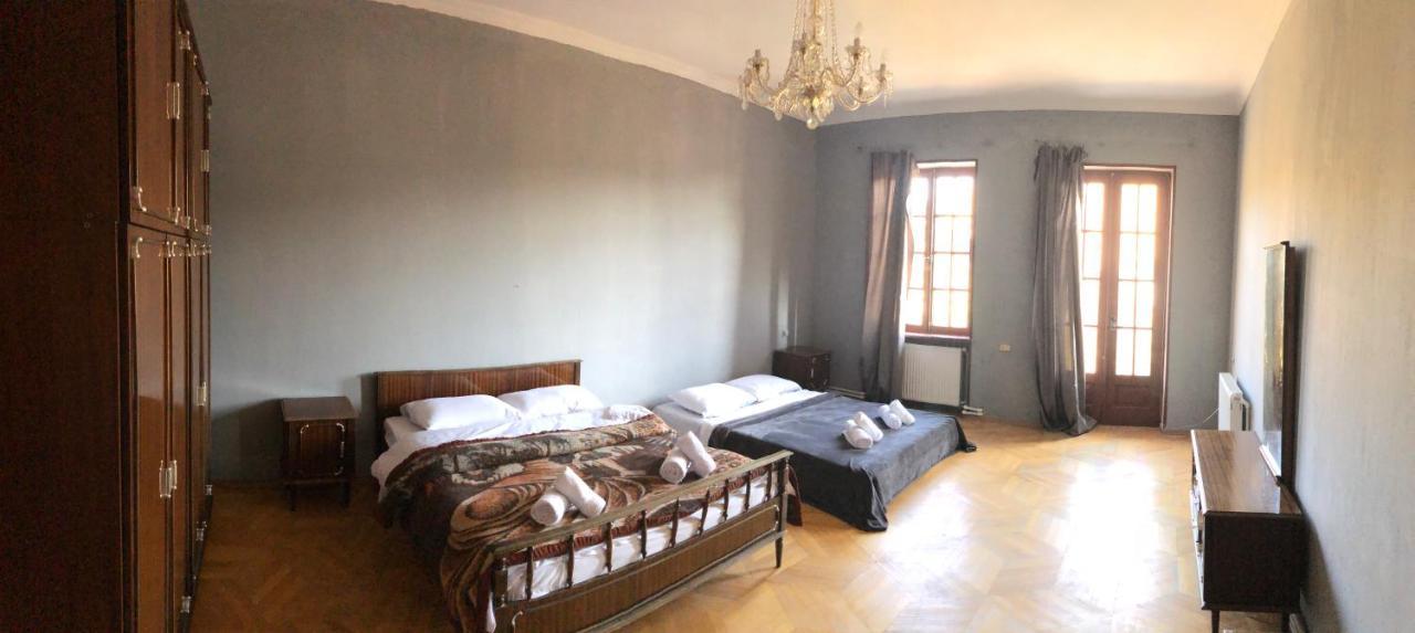 Lucky Family Hotel Tiflis Dış mekan fotoğraf