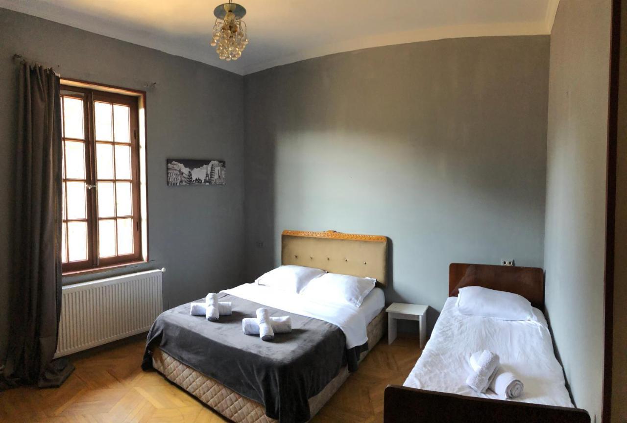 Lucky Family Hotel Tiflis Dış mekan fotoğraf