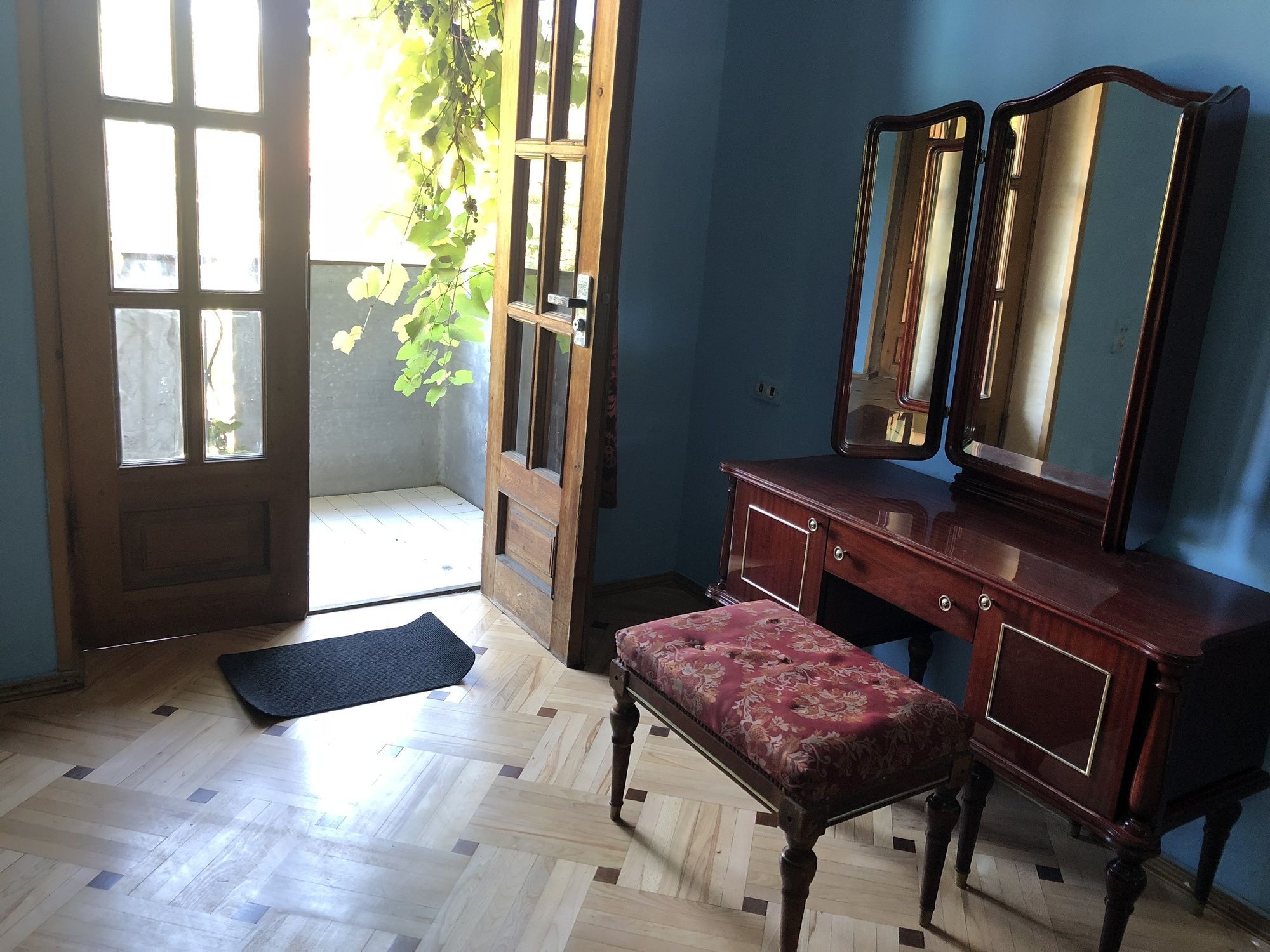 Lucky Family Hotel Tiflis Dış mekan fotoğraf