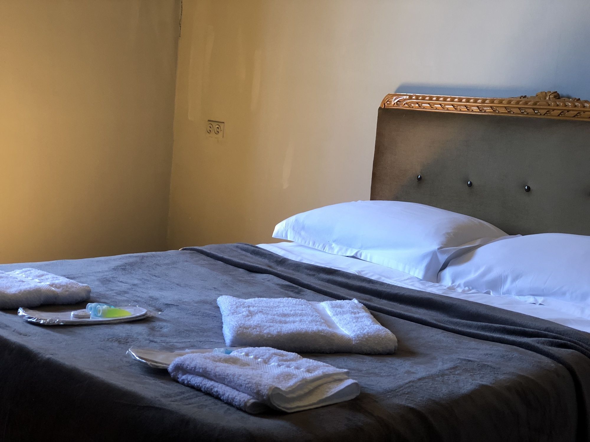 Lucky Family Hotel Tiflis Dış mekan fotoğraf